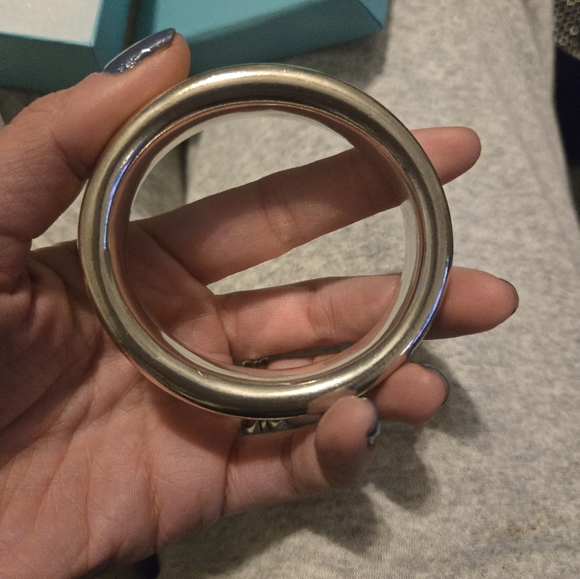 Tiffany and Co. AUTHENTIC BANGLE - Picture 15 of 17